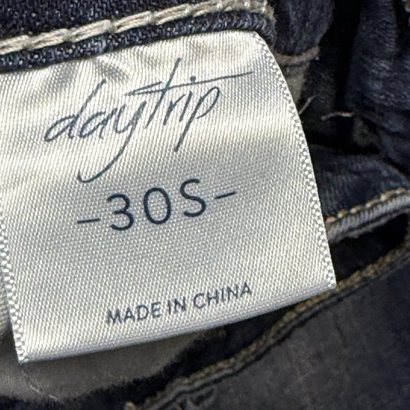 Daytrip Virgo Bootcut Jeans Womens 30S (32x28) Midrise Short Dark Wash Denim - Picture 3 of 11